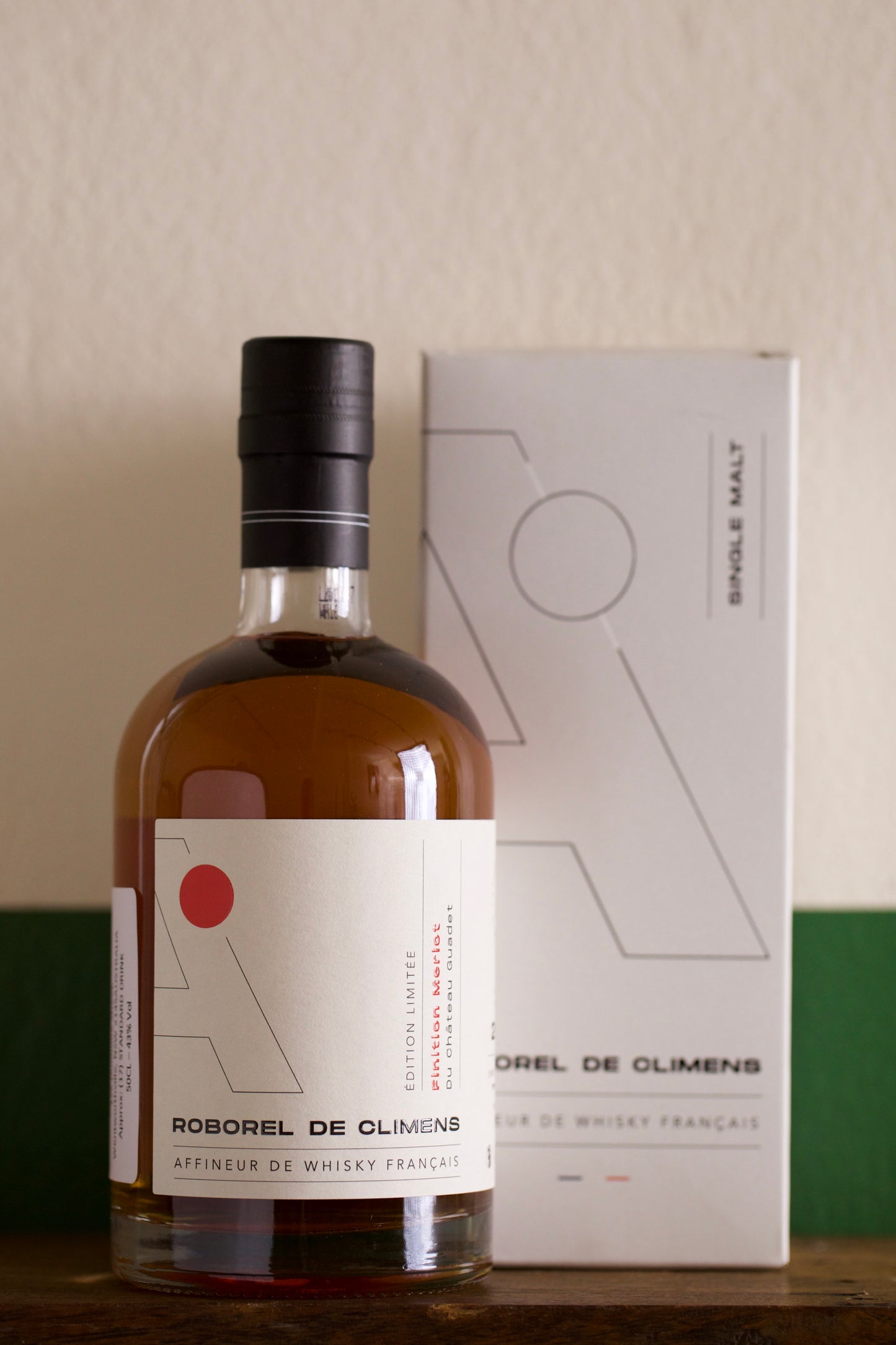 Bottle of Roborel de Climens Finition Merlot du Chateau Gaudet Whisky 500ml