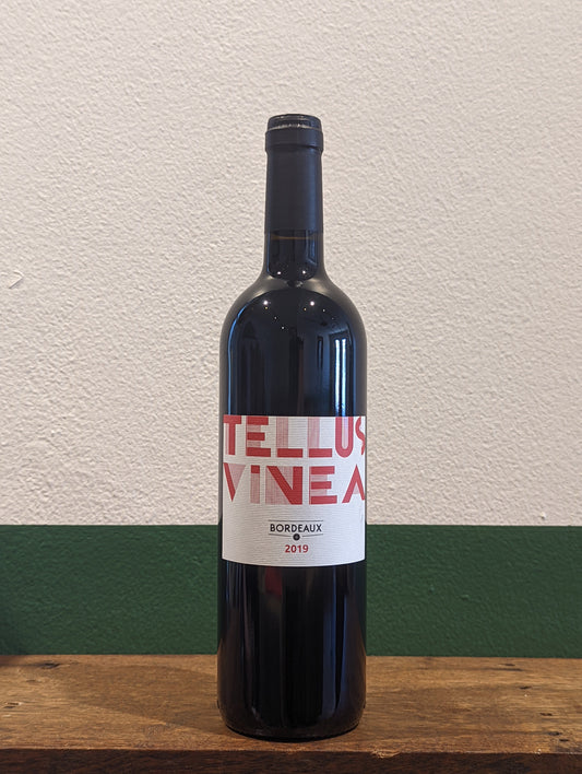 Bottle of Christophe Pueyo ‘Tellus Vinea’ 2022 from Saint-Émilion, Bordeaux—Merlot/Cab Franc blend with black fruit, spice, leather, and earthy complexity.